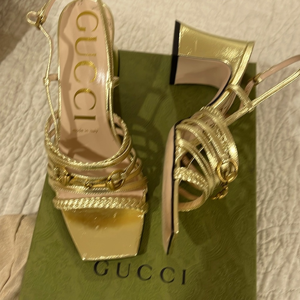 Gucci never worn sandals